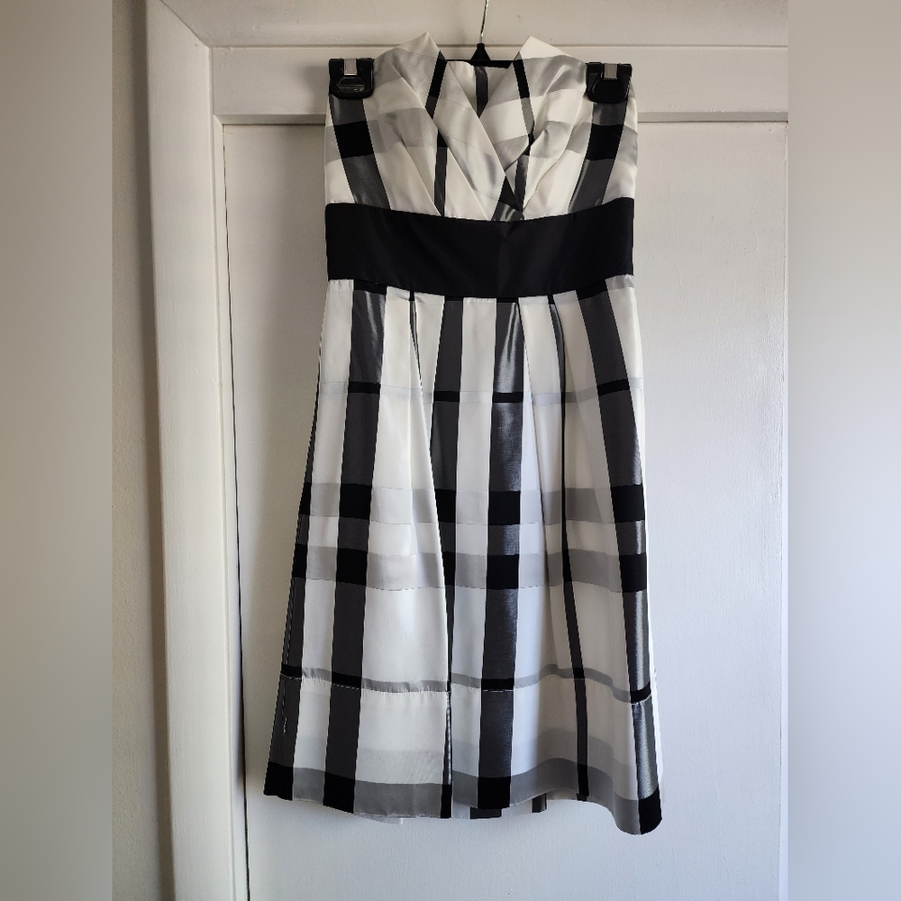 White House Black Market strapless dress